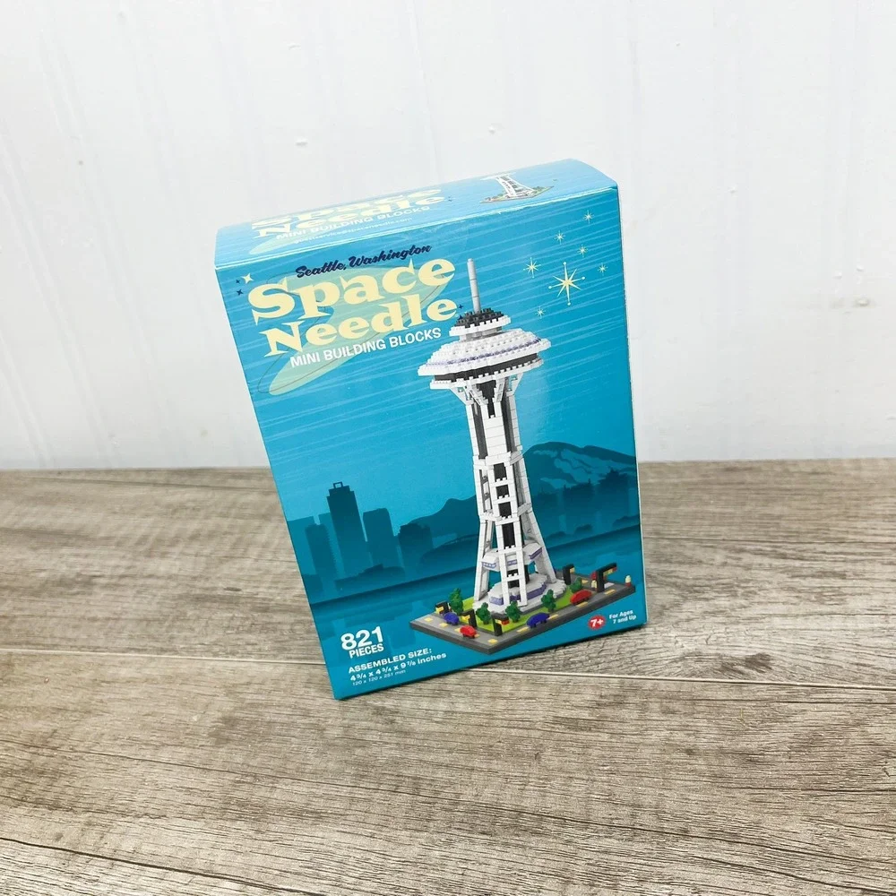 Seattle Space Needle Mini Building Blocks 821 Pieces Souvenir Model Set New